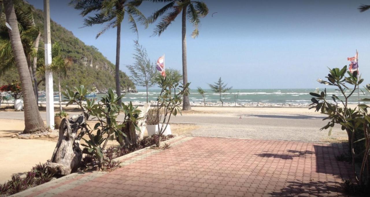 The Beach Boutique Resort Ban Pak Nam Pran Luaran gambar