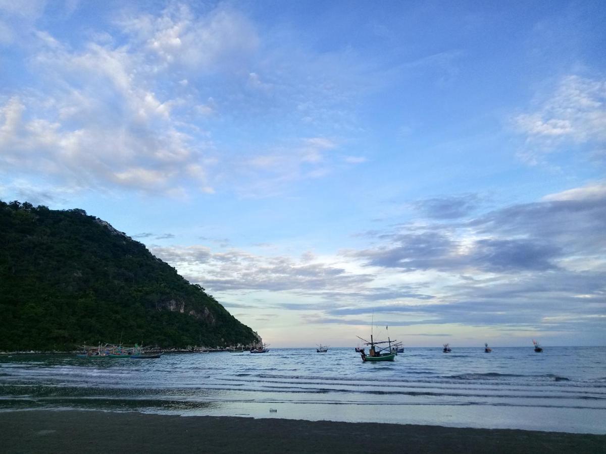 The Beach Boutique Resort Ban Pak Nam Pran Luaran gambar