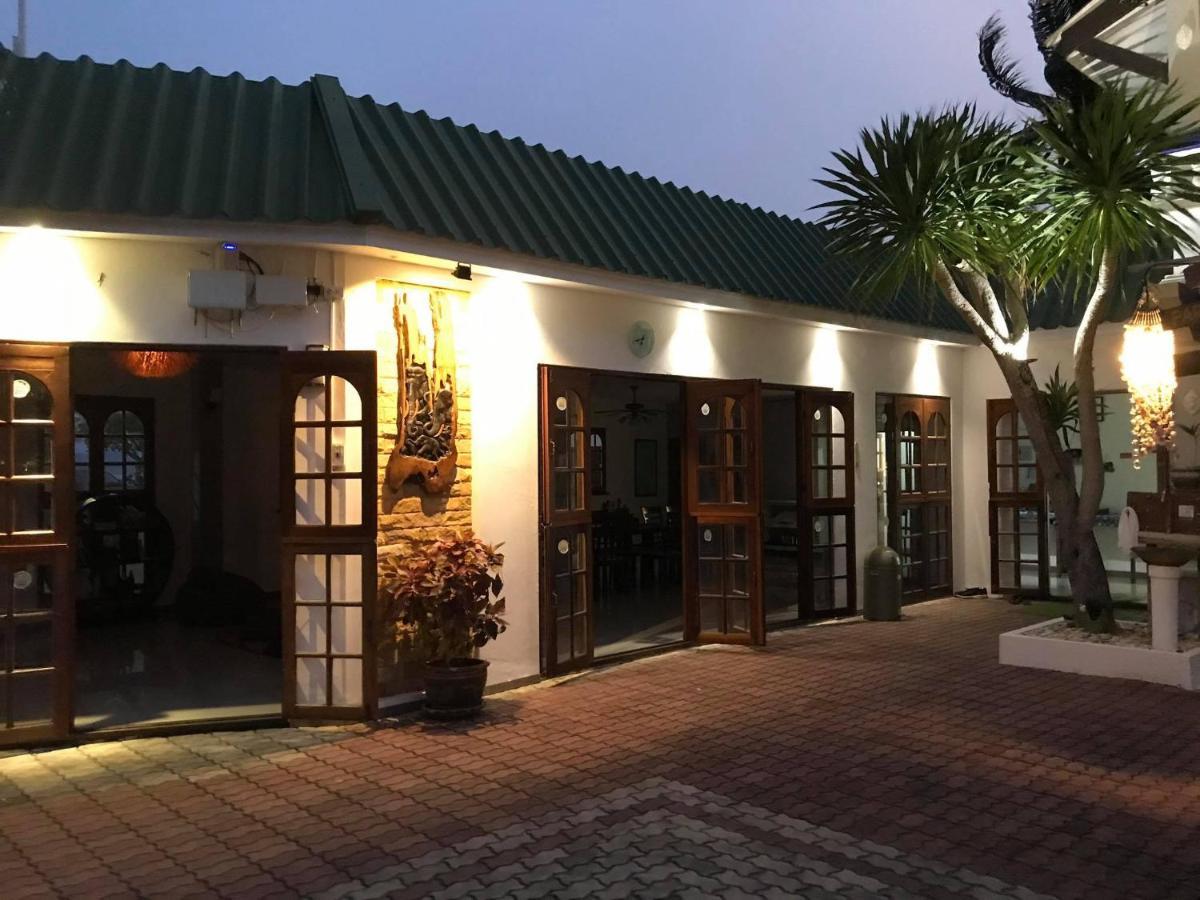 The Beach Boutique Resort Ban Pak Nam Pran Luaran gambar