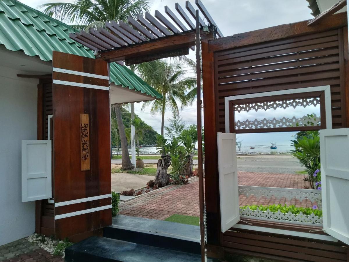 The Beach Boutique Resort Ban Pak Nam Pran Luaran gambar