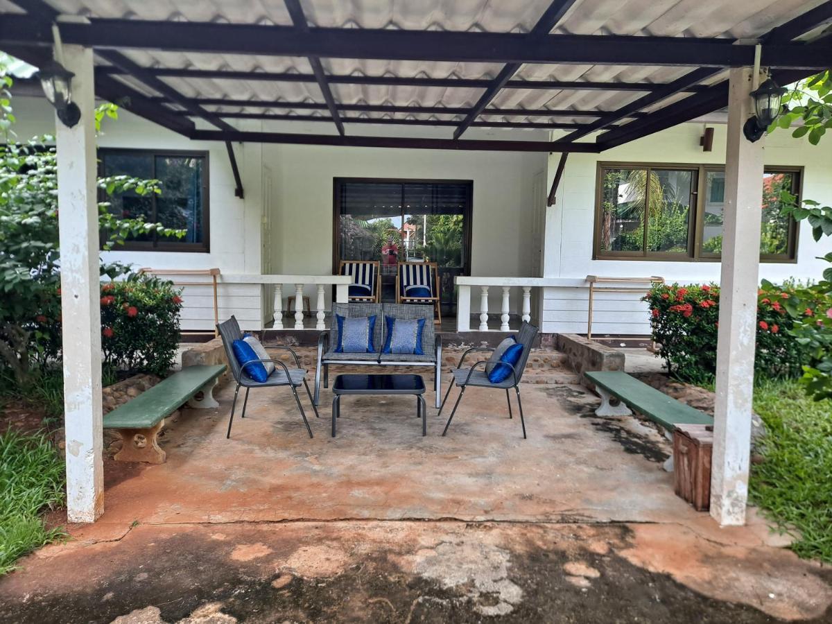 The Beach Boutique Resort Ban Pak Nam Pran Luaran gambar