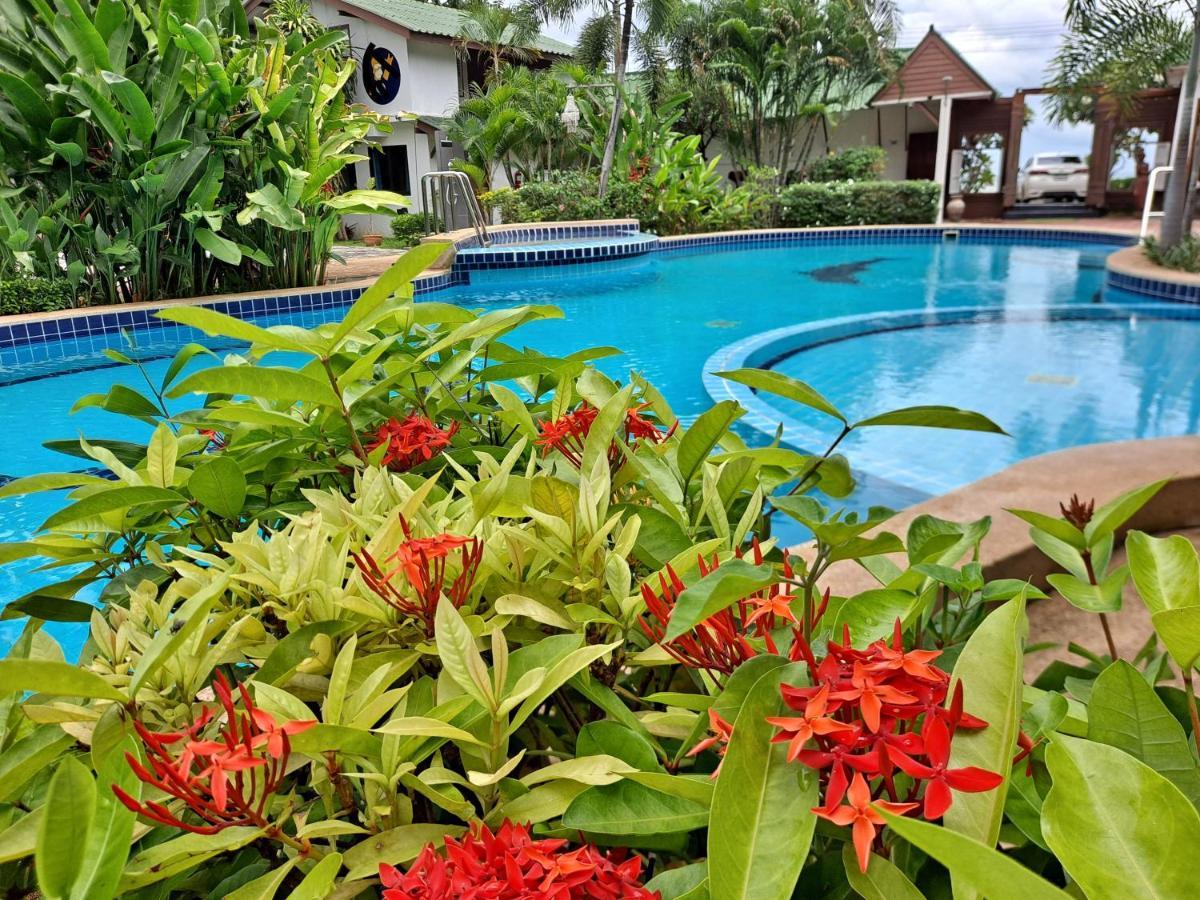 The Beach Boutique Resort Ban Pak Nam Pran Luaran gambar