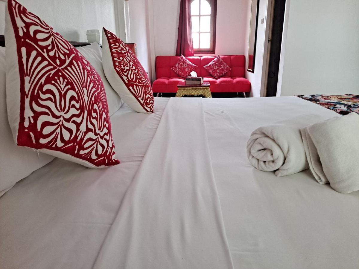 The Beach Boutique Resort Ban Pak Nam Pran Luaran gambar