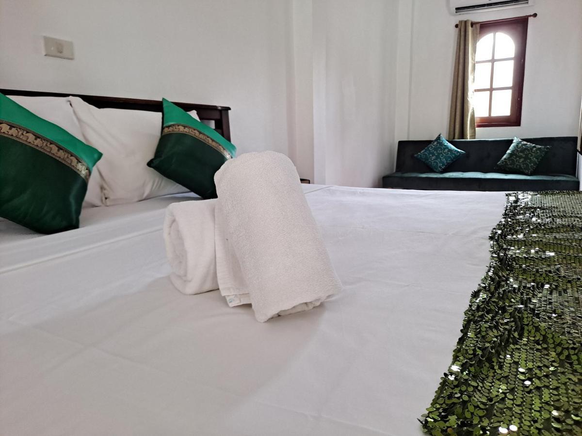 The Beach Boutique Resort Ban Pak Nam Pran Luaran gambar