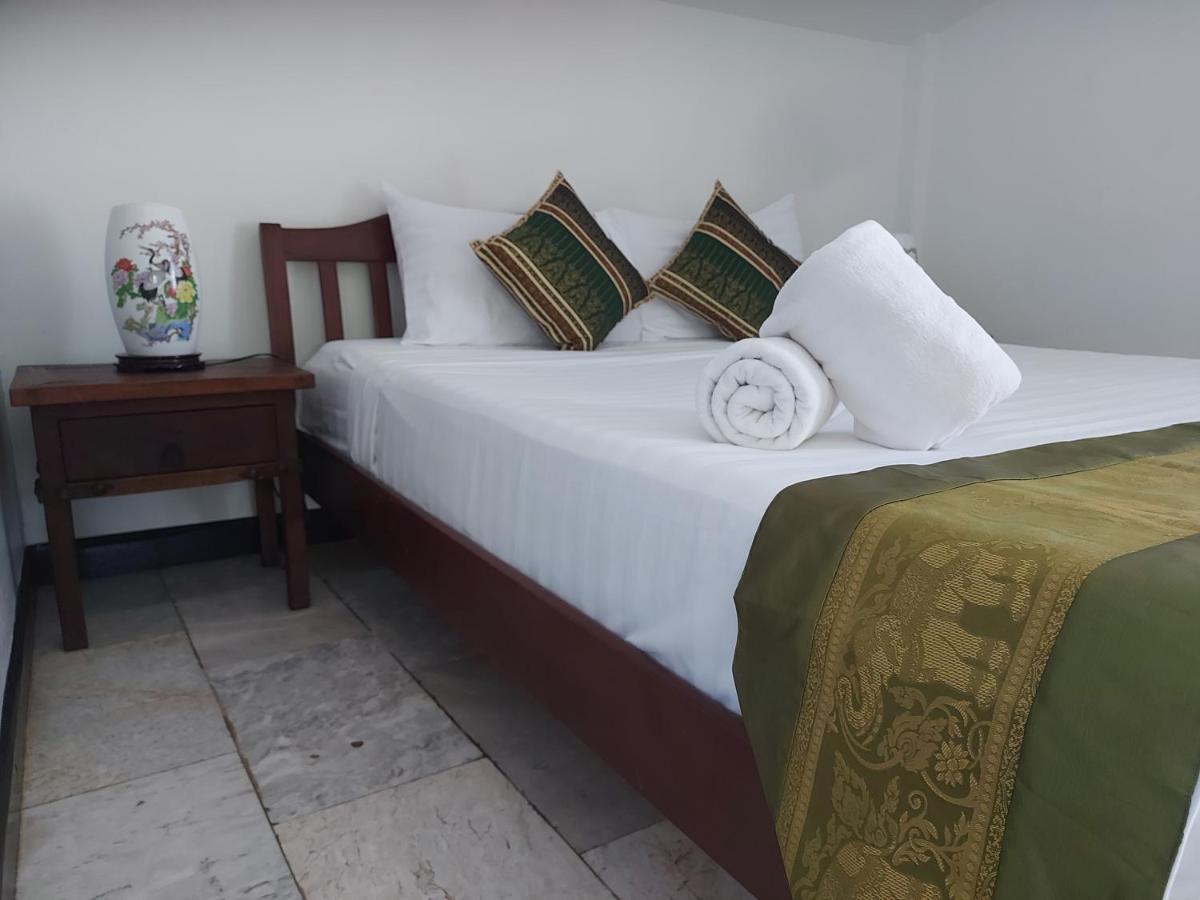 The Beach Boutique Resort Ban Pak Nam Pran Luaran gambar